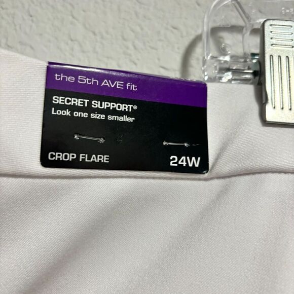 NWT Investments The 5th Ave Fit Women's Size Zip Crop Flare Pants White Plus 24W - Picture 8 of 11